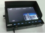內(nèi)置DVR,內(nèi)置分割，9寸車載顯示器，9寸液晶顯示器，內(nèi)置SD卡存盤錄像功能，四路分割，最大可達(dá)32G